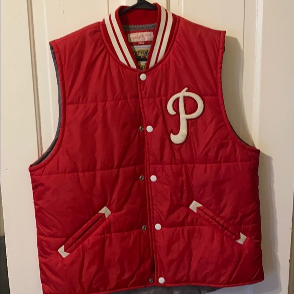 Phillies vest